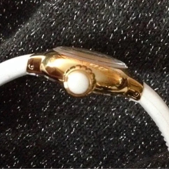 NEW MIAMI BEACH x GLAM ROCK “ART DECO” WHITE SILICONE GOLDTONE THIN STRAP WATCH - Picture 4 of 10